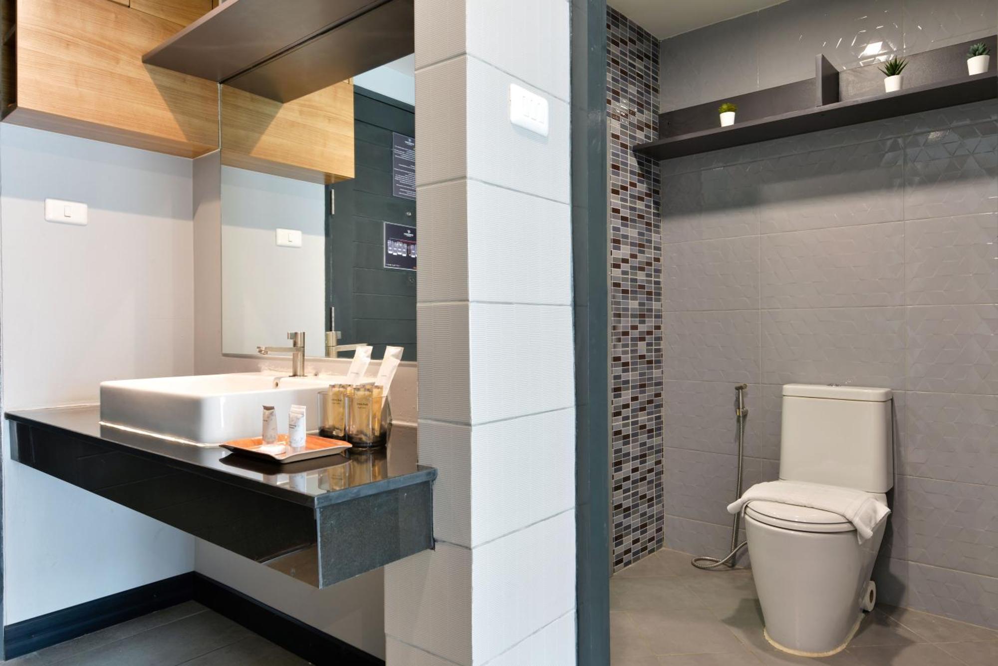 בנגקוק Raweewan Residence Hotel מראה חיצוני תמונה